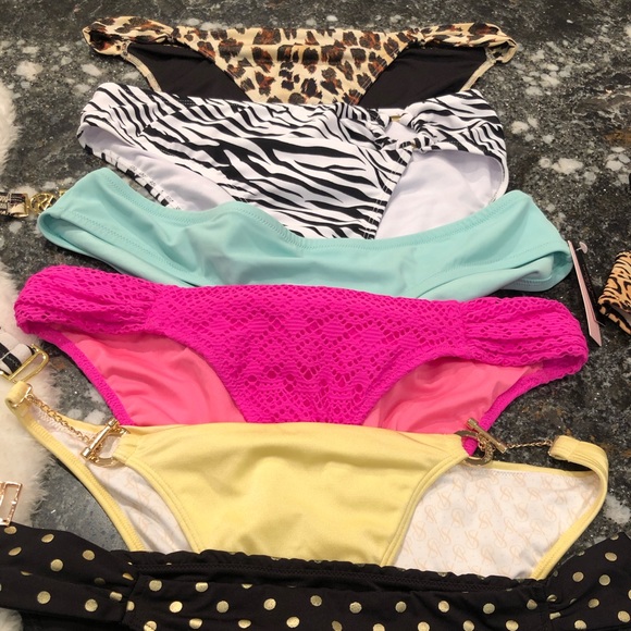 Victoria’s Secret bikini push up bombshell 36C and various bottoms exposure shot - Picture 9 of 15